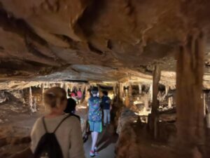 5th grade touring Marengo Cave