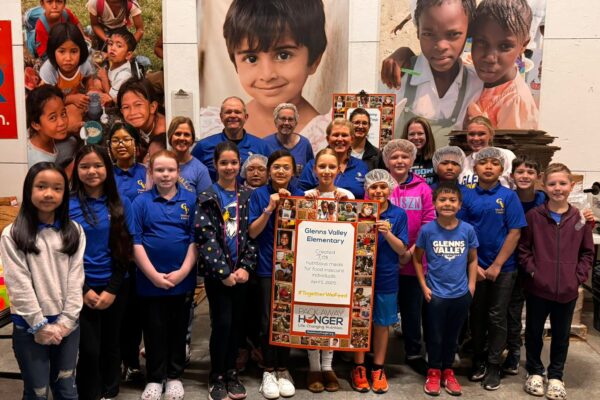 Glenns Valley staff and students at Pack Away Hunger