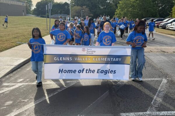 students at the Homecoming Parade